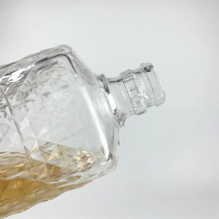 750ml 680g Trapezoid Shaped Glass Bottle For Brandy Packaging